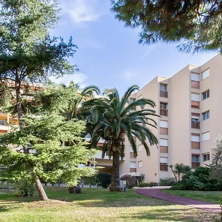 Appartement Classy Studio With Ac And Seaview Balcony In Near - Welkeys